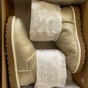 UGG Arielle sparkle boot with bow